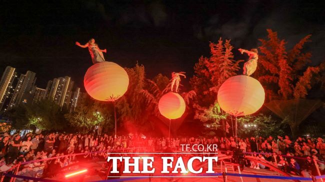 스웨이 오르브 공연 모습./과천시