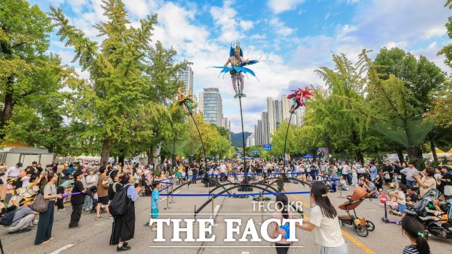 스웨이 블룸 공연 모습./과천시