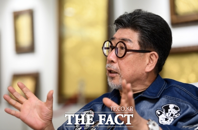 금빛은 변치 않는 빛, 영원한 가치의 상징이다. 김 화백의 작품은 국내뿐 아니라 세계 곳곳에서도 큰 반향을 일으켰다. 특히 왕실과 대통령궁 등 특별한 곳, 특별한 사람들의 관심과 호응은 늘 화제가 됐다. /더팩트 DB