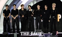  [2025 TMA] 엔하이픈, '아이콘 오브 더 이어' 수상…3관왕 쾌거