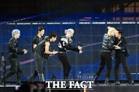  [2025 TMA] 스트레이 키즈, 견자단이 건넨 'TMA 인기상'