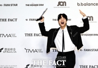  [2025 TMA] 레드카펫 MC 유재필 '마카오의 즐거운 밤이에요!'