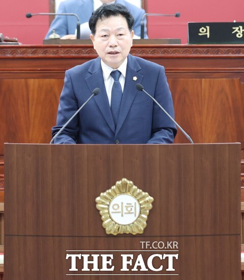 고창군의회 오세환 의원은 22일 제319회 임시회 첫날 본회의장에서 마을회관 및 모정의 현실과 개선 방안에 대해 5분 자유발언을 실시했다. / 고창군의회