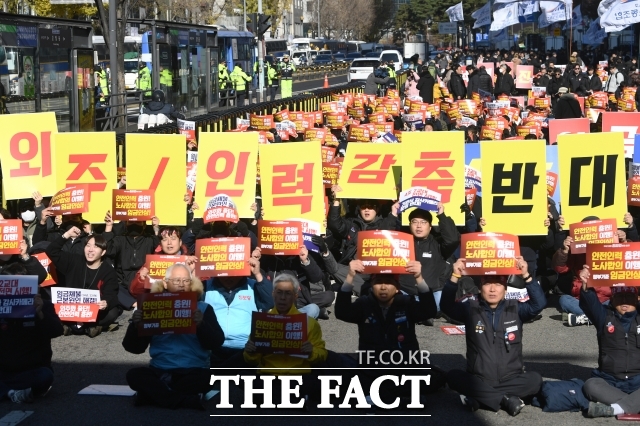 내년 3월 시행을 앞둔 노란봉투법도 기업들에게 부담 요인으로 작용하며 로봇주 강세를 자극하고 있다. /서예원 기자
