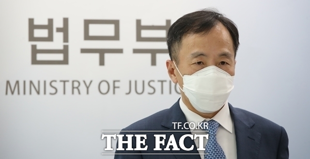 내란 사건을 수사하는 조은석 특별검사팀이 22일 박성재 전 법무부 장관의 합수부 검사 파견 지시 의혹과 관련해 류혁 전 법무부 감찰관을 출석시켰다. /뉴시스