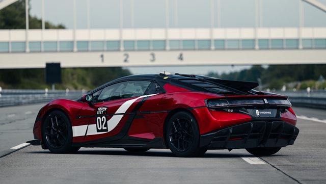 BYD의 럭셔리 브랜드 양왕(YANGWANG)이 고성능 트랙 전용 모델 양왕 U9 Xtreme(U9X)을 전 세계 30대 한정으로 출시한다고 22일 밝혔다. /BYD