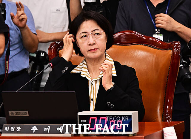 국회 법제사법위원회가 오는 30일 조희대 대법원장 대선 개입 의혹 관련 긴급 현안 청문회를 실시한다. 추미애 법사위원장은 22일 대선 개입 의혹 제기는 조희대 대법원장이 스스로 만든 것이라고 말했다. /배정한 기자