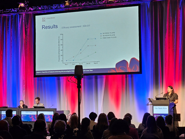 HK이노엔이 아토피 피부염 신약 IN-115314의 임상 1상 결과를 발표했다. 사진은 2025 유럽피부과학회 포스터발표 현장. /HK이노엔