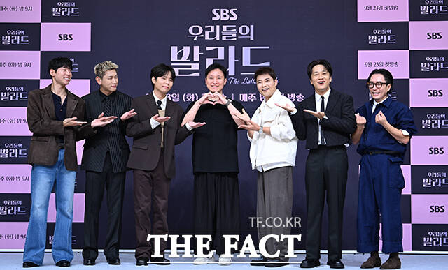 바이올리니스트 대니 구, 가수 크러쉬 정승환, 정익승 PD, 방송인 전현무, 배우 차태현, 가수 정재형(왼쪽부터)이 23일 오전 11시 서울 양천구 목동 SBS에서 열린 SBS 새 오디션 프로그램 우리들의 발라드 제작발표회에 참석해 다양한 이야기를 나눴다. /박헌우 기자