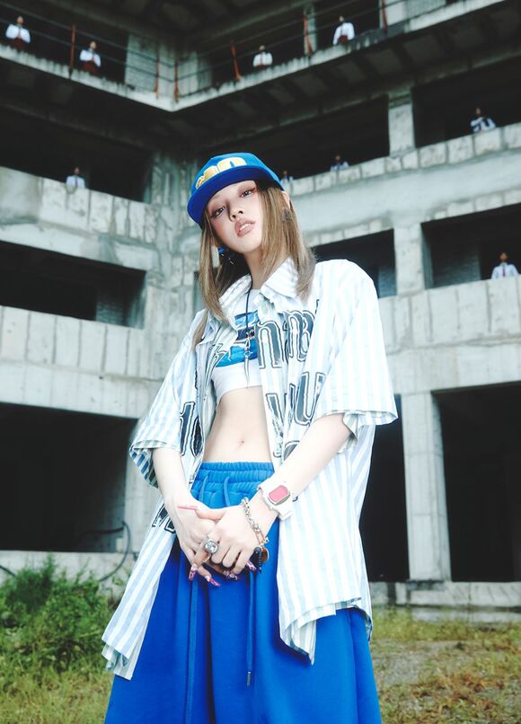 가수 우기의 첫 싱글 Motivation이 발매일 기준 일주일 동안 41만 4547장의 음반 판매량을 달성했다./큐브엔터테인먼트