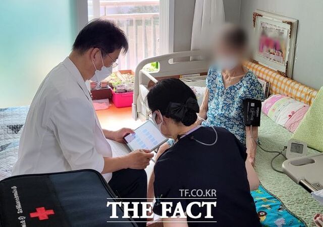 실제 퇴직연금시장은 상반기 적립금 450조원 수준으로 불어났다. /더팩트 DB