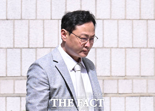 특정경제범죄가중처벌 등에 대한 법률 위반(배임) 등의 혐의로 재판에 넘겨진 류광진 티몬 대표가 23일 오후 서울 서초구 서울중앙지방법원에서 열린 12차 공판에 출석하고 있다. /이새롬 기자