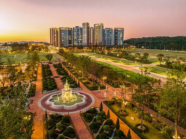 DK아시아가 자체 개발한 로열파크씨티가 하이엔드 주거 브랜드평판 순위에서 3위에 올랐다. /DK아시아