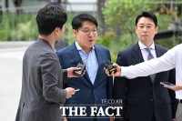  '공천청탁 의혹' 김상민 전 검사 구속 후 첫 특검 출석