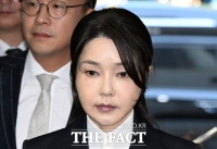  김건희 오늘 첫 공판…역대 대통령 부인 형사재판 최초