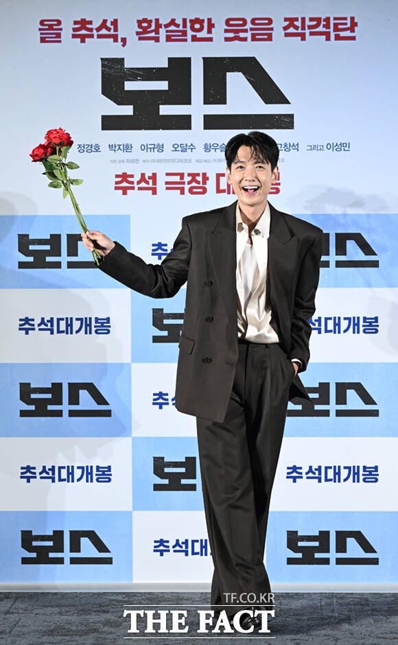 식구파의 정통 후계자 강표 역을 맡은 정경호는 리딩보다 탱고에 더 집중했던 것 같다고 연기 중점을 둔 부분을 밝혔다. /이새롬 기자