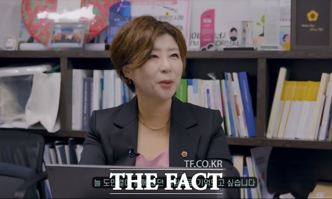 경기도의회 정경자 의원이 <더팩트>와 인터뷰를 하고 있다. /이승호 기자