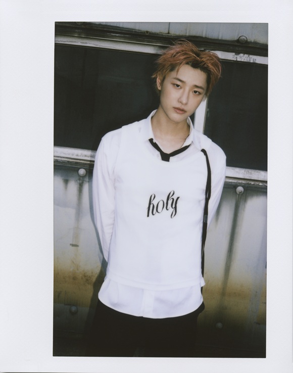 가수 우즈가 24일 새 싱글 Ill Never Love Again을 발매한다. 이번 싱글은 우즈가 전역 후 처음으로 선보이는 신작이다./EDAM엔터테인먼트