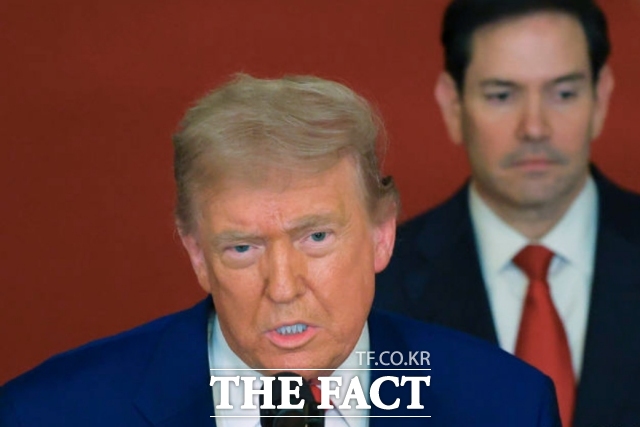 도널드 트럼프 미국 대통령이 최근 반(反)파시즘·반인종주의 좌파 운동인 안티파(Antifa)를 국내 테러 조직으로 지정하는 등 반대파에 대한 압박 수위를 높이고 있다. /AP.뉴시스