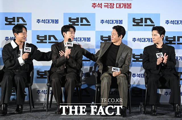 보스는 조직의 미래가 걸린 차기 보스 선출을 앞두고 각자의 꿈을 위해 서로에게 보스 자리를 치열하게 양보하는 조직원들의 필사적인 대결을 그린 코믹 액션 영화다. /이새롬 기자