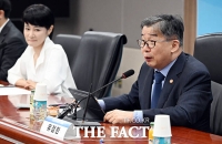  인사말하는 유철환 국민권익위원장 [포토]
