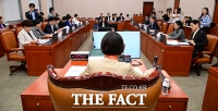  회의 주재하는 이인선 여성가족위원장 [포토]