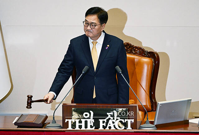 우원식 국회의장이 25일 SBS라디오 김태현의 정치쇼에 출연해 국민의힘이 쟁점 법안 저지를 위해 무제한 토론으로 대응할 방침에 대해 참으로 아쉬운 일이라고 밝혔다. /배정한 기자