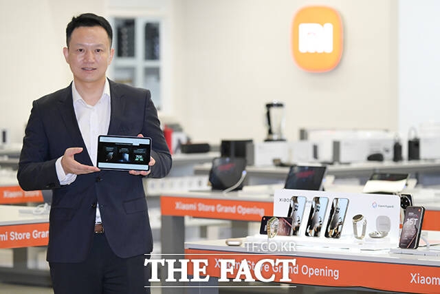 조니 우 샤오미코리아 사장이 25일 서울 광진구 샤오미 스토어 NC이스트폴점에서 샤오미 15T 프로를 소개하고 있다. /장윤석 기자
