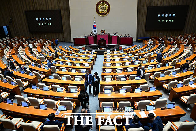 박수민 국민의힘 의원이 정부조직법 개정안에 대한 무제한토론을 하고 있다.