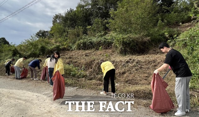 정읍시는 귀성객에게 청결한 도시 이미지를 선사하고 시민들이 쾌적하게 연휴를 보낼 수 있도록 추석 청소 종합대책을 마련했다. /정읍시