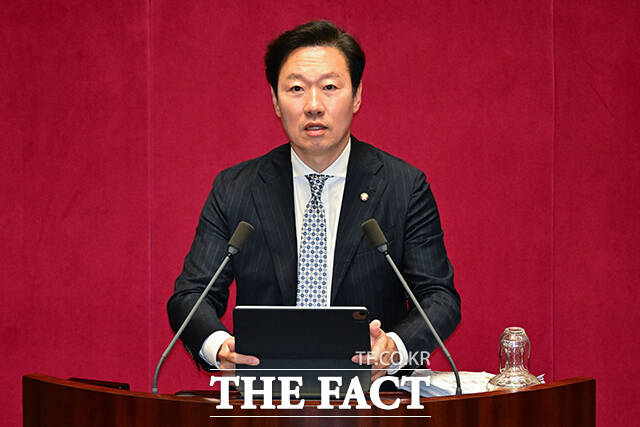 25일 오후 서울 여의도 국회에서 열린 본회의에서 박수민 국민의힘 의원이 정부조직법 개정안에 대한 무제한토론을 하고 있다. /국회=남윤호 기자