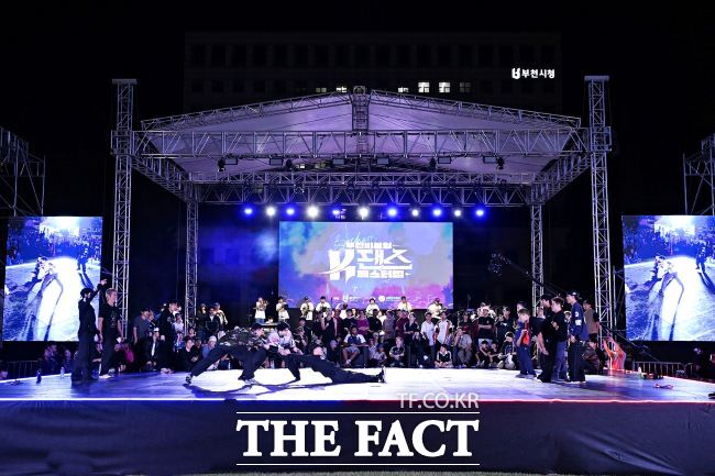 지난해 부천 비보잉&K-댄스 페스티벌에서 펼쳐진 브레이킹 배틀 모습 /부천시