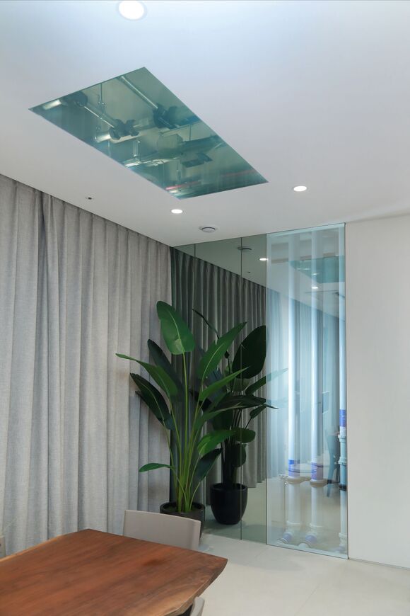 넥스트 라멘 구조의 전기설비 인프라 설계 배치도. 기둥을 바깥으로 배치하고 각종 배관의 통로(PD)를 양 사이드에, 전기설비는 천장에 두어 평면을 확보했다. /삼성물산