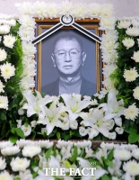  '개그계 대부' 촌철살인 입담 전유성…폐기흉 악화로 별세 [TF사진관]