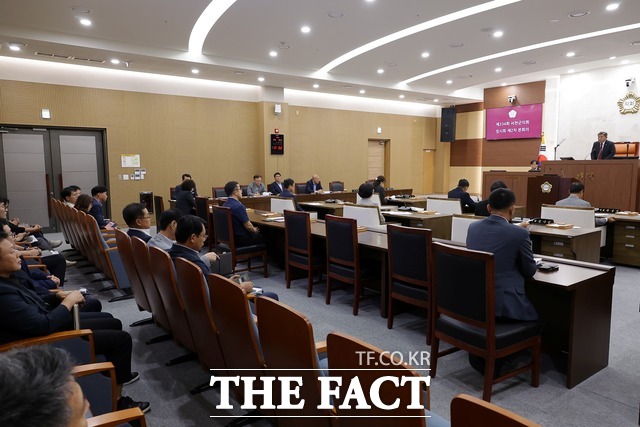 서천군의회가 제334회 임시회를 진행하고 있다. /서천군의회