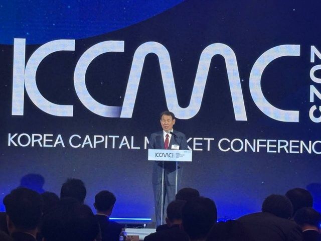 29일 서울 중구 웨스틴 조선 서울에서 열린 한국 자본시장 컨퍼런스 2025에서 정은보 한국거래소 이사장이 개회사를 하고 있다. /이라진 기자