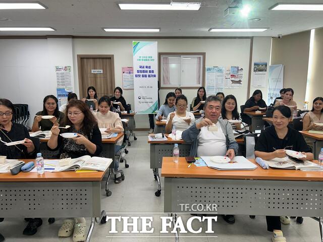 당진시는 29일 당진특화 아미쌀의 수출 확대를 위한 시식 평가회를 실시했다. /당진시