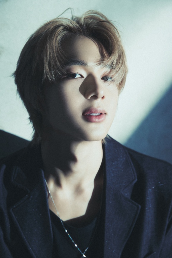 누뉴 차와린은 LEAVE ME WITH YOUR LOVE의 발매를 계기로 꾸준히 한국 활동을 이어가겠다는 계획이다./DOMUNDI