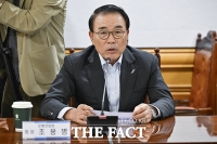  금융위원장 간담회에서 발언하는 조용병 은행연합회장 [포토]