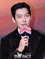  김우빈, '다 이루어질지니 감독·작가 불참에 