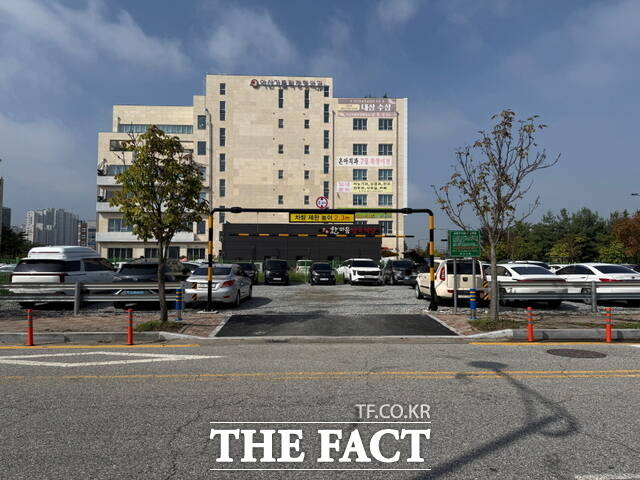 배방읍 공수리 1590 일원에 조성된 임시공영주차장 모습. /아산시