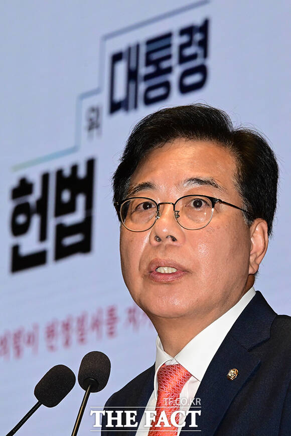 송언석 국민의힘 원내대표가 30일 더불어민주당이 일방 추진하는 조희대 대선 개입 의혹 청문회가 사법부 조리돌림 청문회라고 비판했다. /남윤호 기자