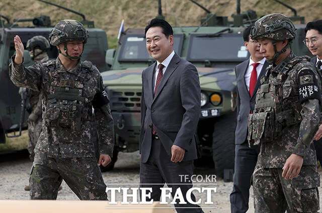 경기 포천시 육군 제6보병사단 2여단 GOP대대를 방문해 최전방 군사대비 태세 점검하는 장동혁 국민의힘 대표.