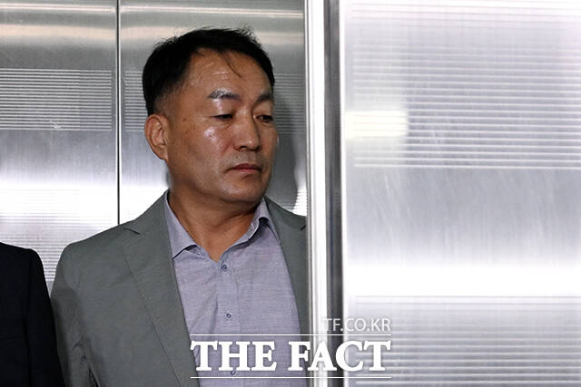 김계환 전 해병대 사령관이 30일 오전 서울 서초구 한샘빌딩에 마련된 순직해병 특검 사무실에 피의자 신분으로 출석하고 있다. /서예원 기자