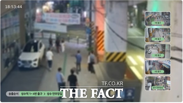 성수역 일대 실시간 인파 혼잡 상황을 제공하는 무인카메라(CCTV) 방송시스템인 성수 라이브를 연무장길까지 확대 운영한다./성동구