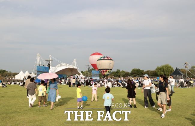 제20회 시흥갯골축제 진행 모습 /시흥시