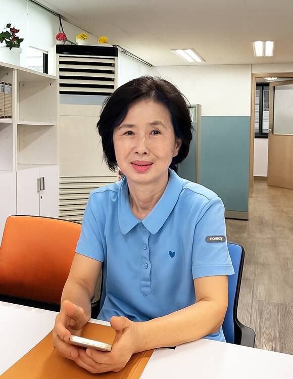 코웨이는 양재지국 소속 손연옥 코디가 방문 서비스 중 위급 상황에 처한 독거노인을 신속히 구조했다고 30일 밝혔다. /코웨이