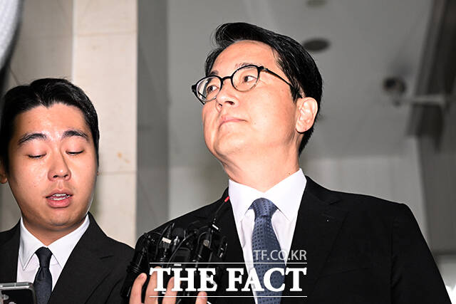 심우정 전 검찰총장이 30일 오전 서울 서초구 한샘빌딩에 마련된 순직 해병 특검 사무실에 피의자 신분으로 출석하고 있다. /서예원 기자