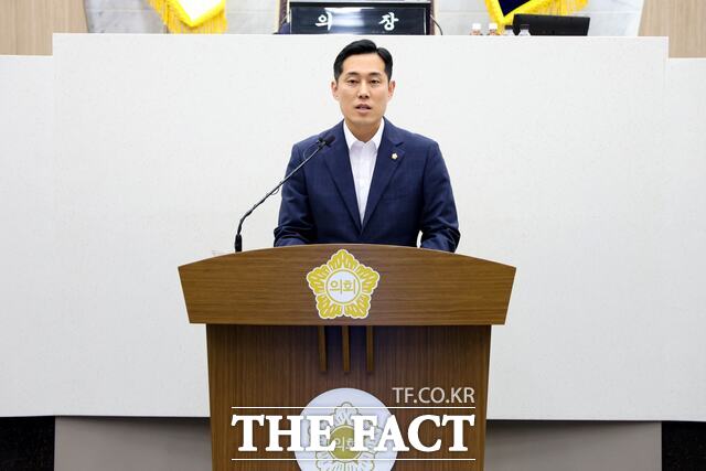 박명우 당진시의원이 30일 자연재난 피해 소상공인 지원 제외업종 완화 촉구 건의안을 대표 발의했다. /당진시의회