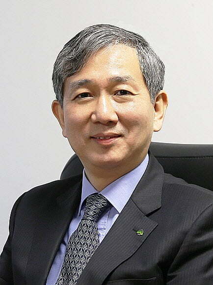 국감 추가 증인 명단에 황성엽 신영증권 대표(사진)가 오를 가능성도 나온다. 엄주성 키움증권 대표 역시 안심하긴 이르다는 평가다. /신영증권